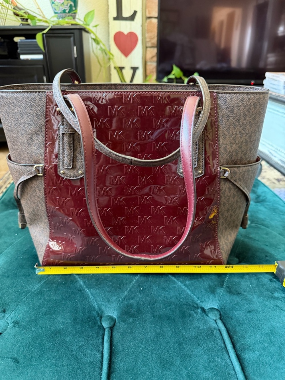 Michael Kors Signature Voyager Large East West Merlot/Brown Tote - Picture 2 of 11
